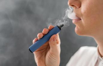 Fumo, esperti: “E-cig aiutano a smettere più dei sostituti della nicotina”