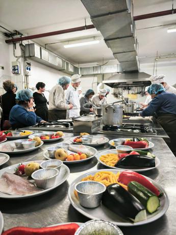 A Saronno pazienti in dialisi ai fornelli con chef e menu ‘da stelle’